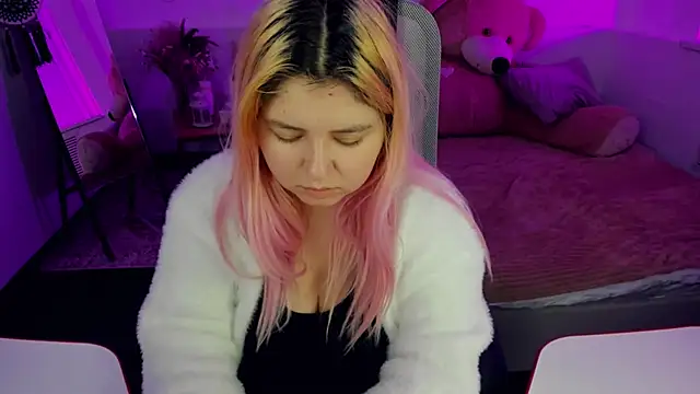 Snapshot of DiaAngell chatting on 15, 2, 2026 DiaAngell online show from 15, 2, 2026