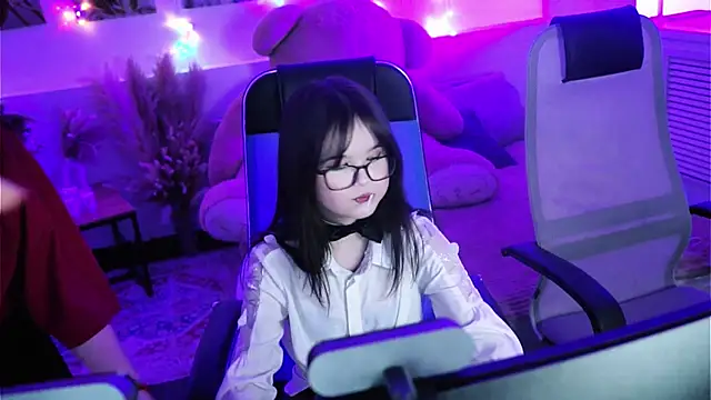 Snapshot of DiaAngell chatting on 1, 3, 2026 DiaAngell online show from 1, 3, 2026