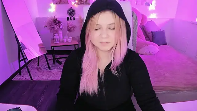 Snapshot of DiaAngell chatting on 8, 3, 2026 DiaAngell online show from 8, 3, 2026