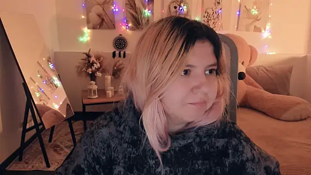 Snapshot of DiaAngell chatting on 14, 4, 2026 DiaAngell online show from 14, 4, 2026