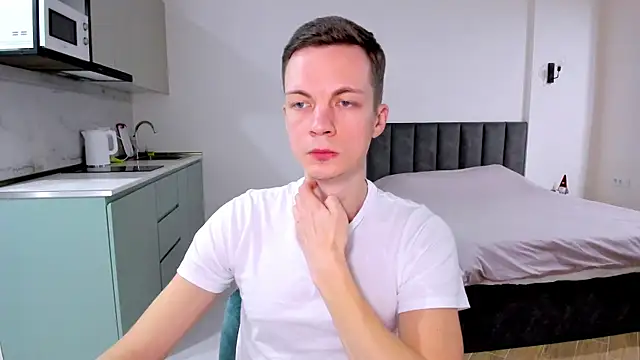 max shy online show from 21, 1, 2025