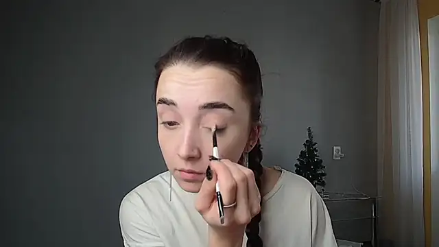 Eva Gloryy online show from 30, 1, 2025