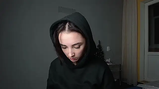 Eva Gloryy online show from 3, 2, 2025