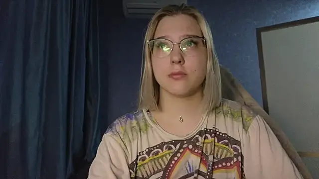 Snapshot of HotBrandyX chatting on 15, 11, 2025 HotBrandyX online show from 15, 11, 2025