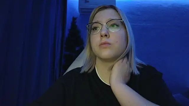 Snapshot of HotBrandyX chatting on 15, 12, 2025 HotBrandyX online show from 15, 12, 2025