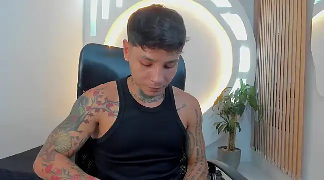 Snapshot of tattokoi chatting on 17, 1, 2025 tattokoi online show from 17, 1, 2025