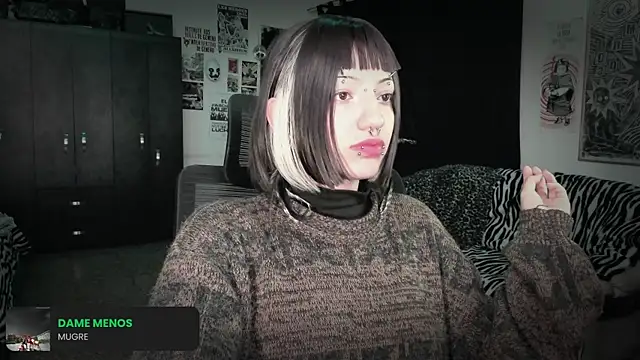Snapshot of roxy_toxic chatting on 9, 6, 2026 roxy toxic online show from 9, 6, 2026