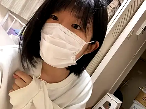 Snapshot of riri_riri_jp chatting on 22, 10, 2025 riri riri jp online show from 22, 10, 2025