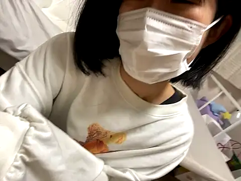 Snapshot of riri_riri_jp chatting on 23, 10, 2025 riri riri jp online show from 23, 10, 2025