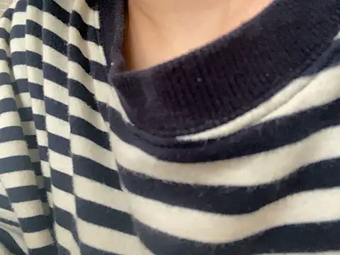 Snapshot of riri_riri_jp chatting on 1, 11, 2025 riri riri jp online show from 1, 11, 2025