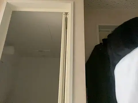 Snapshot of riri_riri_jp chatting on 12, 11, 2025 riri riri jp online show from 12, 11, 2025