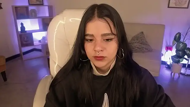 Nicole Foxx  online show from 27, 11, 2025