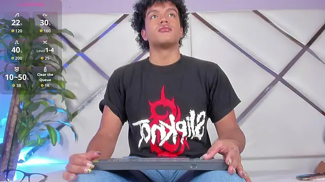 Snapshot of DanteAndKyle chatting on 17, 11, 2025 DanteAndKyle online show from 17, 11, 2025