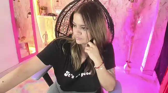 Snapshot of victoria__floyd chatting on 27, 2, 2025 victoria floyd online show from 27, 2, 2025