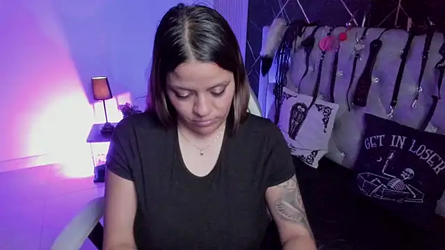 victoria  floyd online show from 9, 4, 2026