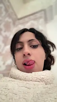 majdolin78 online show from 14, 4, 2026