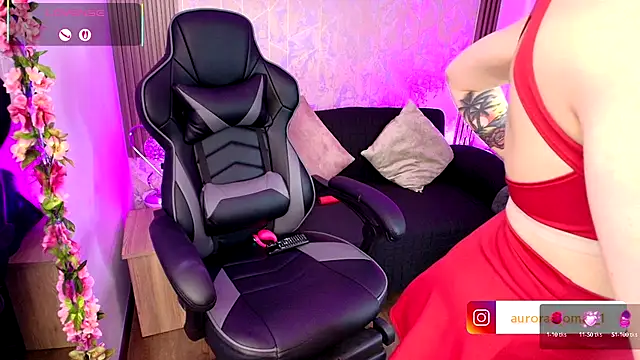 Aurora thomas  1 online show from 11, 9, 2025