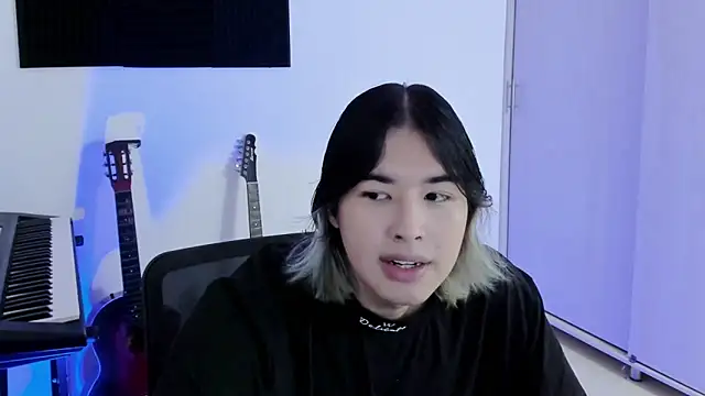 Snapshot of JordiWilld chatting on 8, 9, 2025 JordiWilld online show from 8, 9, 2025