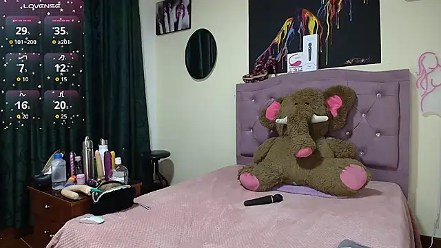 Emmie Hot online show from 30, 9, 2025