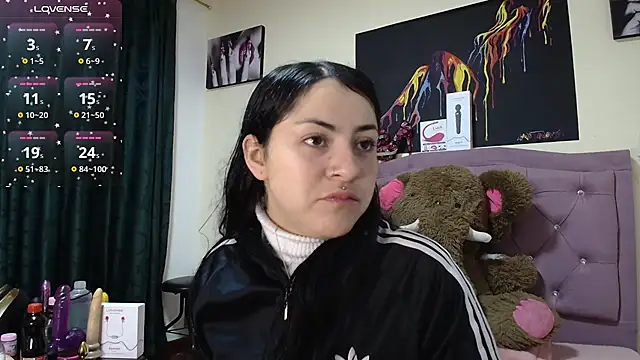 Emmie Hot online show from 10, 11, 2025