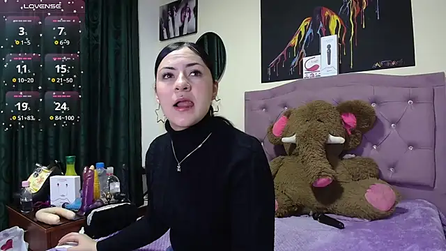 Emmie Hot online show from 19, 2, 2026