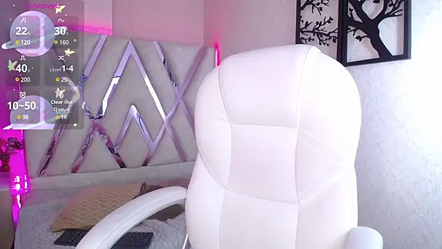 Sophia waalker  1 online show from 14, 3, 2025