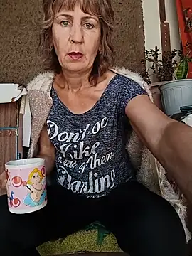 Laura Kiss online show from 2, 6, 2026