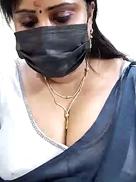 Snapshot of Queenflowerr chatting on 10, 2, 2025 Queenflowerr online show from 10, 2, 2025