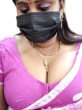 Snapshot of Queenflowerr chatting on 14, 2, 2025 Queenflowerr online show from 14, 2, 2025