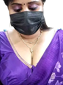 Snapshot of Queenflowerr chatting on 2, 3, 2025 Queenflowerr online show from 2, 3, 2025