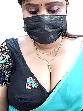 Snapshot of Queenflowerr chatting on 3, 3, 2025 Queenflowerr online show from 3, 3, 2025