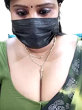 Snapshot of Queenflowerr chatting on 9, 3, 2025 Queenflowerr online show from 9, 3, 2025