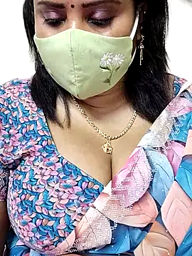 Snapshot of Queenflowerr chatting on 27, 10, 2025 Queenflowerr online show from 27, 10, 2025