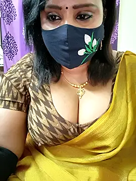 Snapshot of Queenflowerr chatting on 9, 11, 2025 Queenflowerr online show from 9, 11, 2025