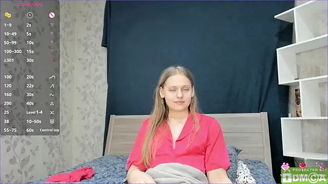 Snapshot of onelovelyalice chatting on 1, 2, 2025 onelovelyalice online show from 1, 2, 2025