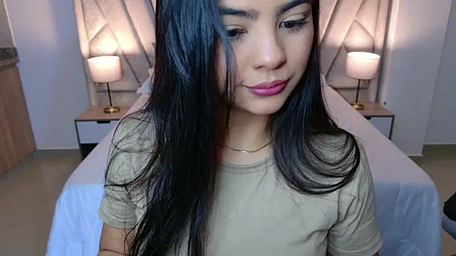 Layla Breezee online show from 19, 7, 2026