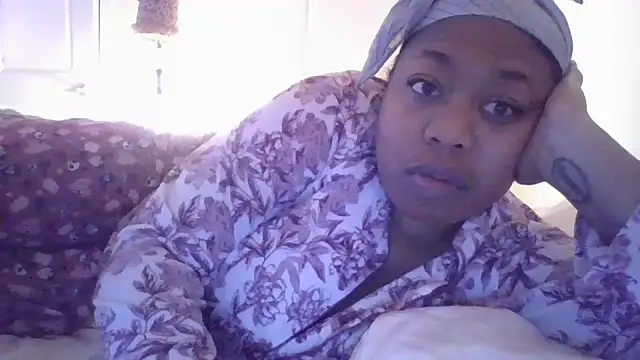 Snapshot of angeliquebelcali chatting on 8, 3, 2025 angeliquebelcali online show from 8, 3, 2025