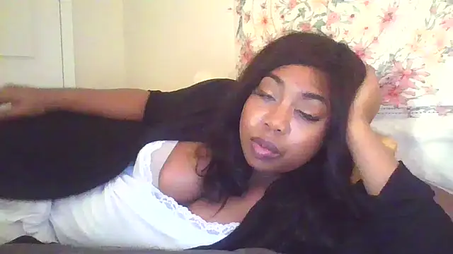 Snapshot of angeliquebelcali chatting on 24, 9, 2025 angeliquebelcali online show from 24, 9, 2025
