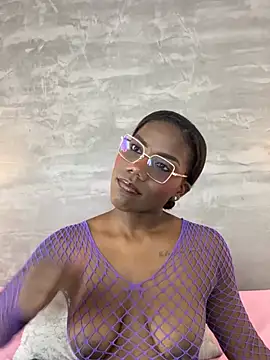 Snapshot of Alaia_Colins chatting on 15, 7, 2026 Alaia Colins online show from 15, 7, 2026