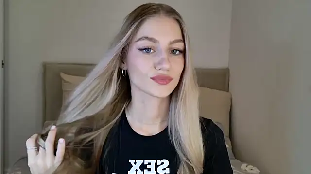 Snapshot of GabriellaOlsen chatting on 18, 10, 2025 GabriellaOlsen online show from 18, 10, 2025