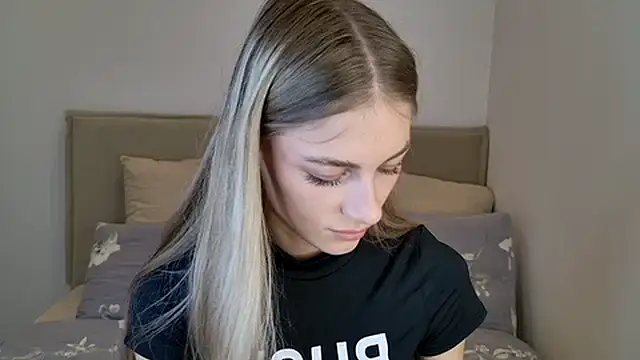 Snapshot of GabriellaOlsen chatting on 19, 10, 2025 GabriellaOlsen online show from 19, 10, 2025