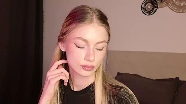 GabriellaOlsen online show from 15, 4, 2026