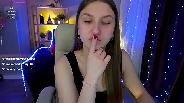 AureliaBliss  online show from 3, 3, 2025