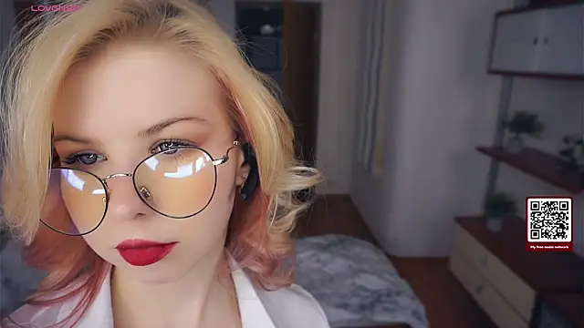 LynetHakes online show from 26, 11, 2025