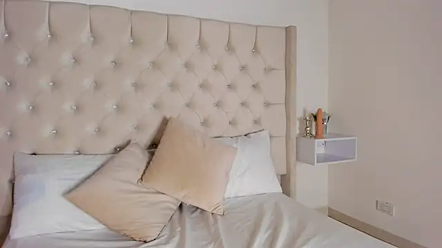 bella bloomg online show from 14, 2, 2025