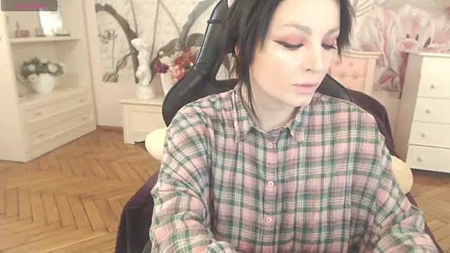 BritneyBarker online show from 14, 4, 2026