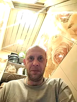 Snapshot of MaxDevilWhite chatting on 2, 11, 2025 MaxDevilWhite online show from 2, 11, 2025