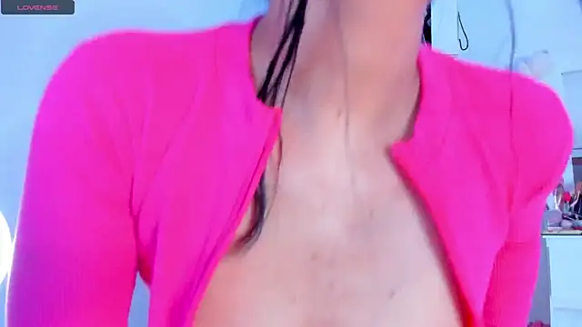 Snapshot of Cameron_Lovee chatting on 12, 3, 2025 Cameron Lovee online show from 12, 3, 2025