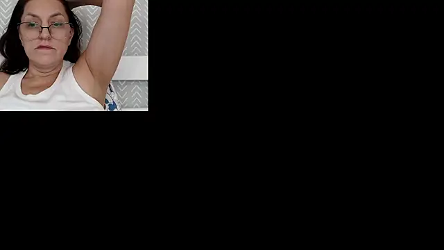 Snapshot of Soffya_Soy chatting on 1, 11, 2025 Soffya Soy online show from 1, 11, 2025