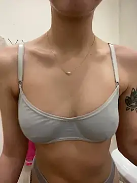 Snapshot of White_Lu chatting on 3, 2, 2025 White Lu online show from 3, 2, 2025